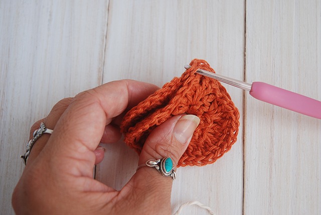 How to crochet like a pro Choosing the right crochet hook Moara Crochet
