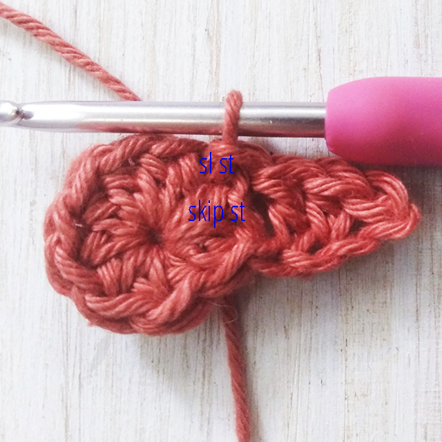 Free Star Crochet Pattern - Row 2b - Moara Crochet