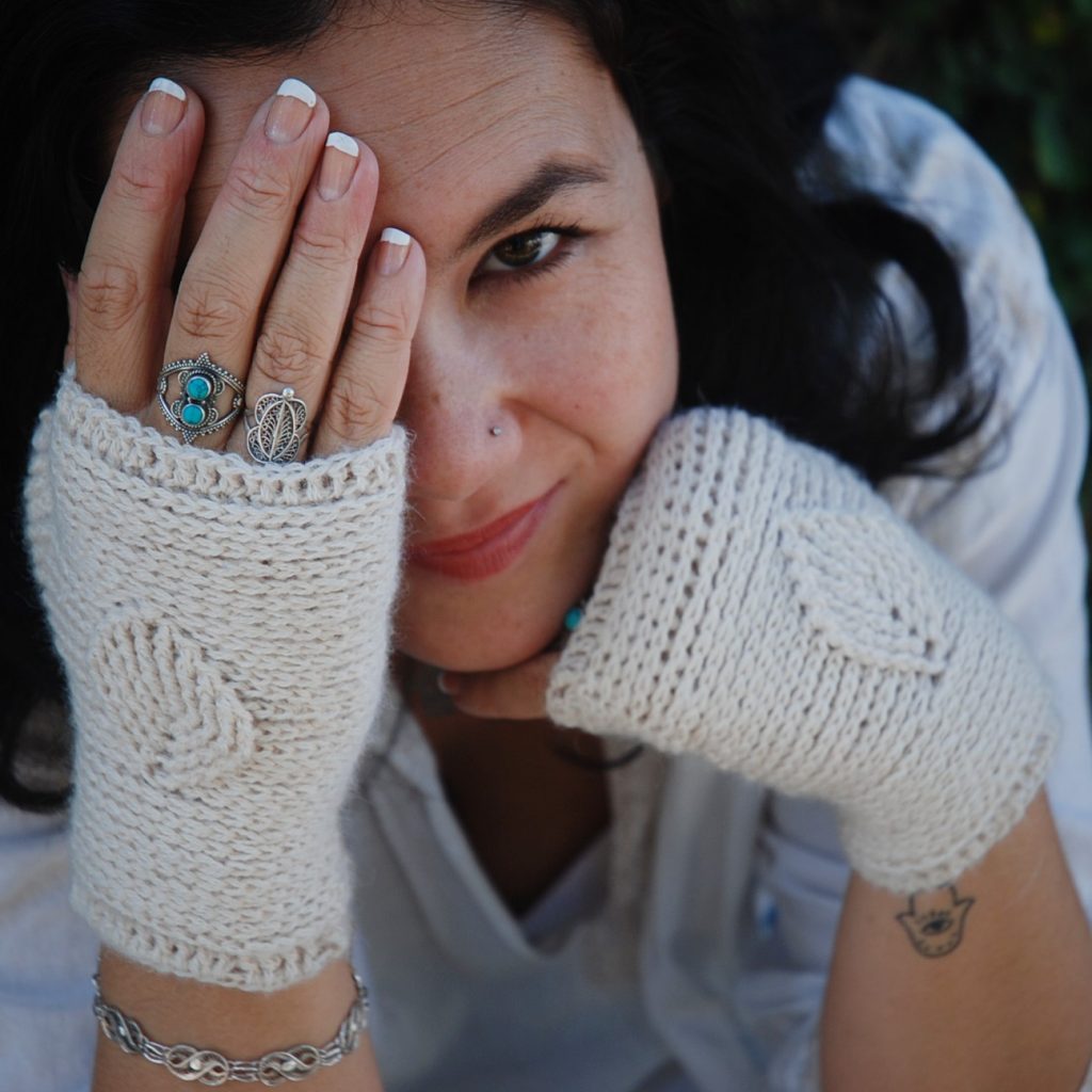 Crochet Leaf Fingerless Gloves Pattern - Moara Crochet