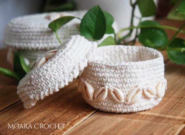 Cowrie Shell box by Moara Crochet