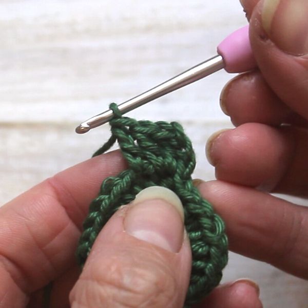 How to Crochet Peony Flower Sepal 1- Moara Crochet