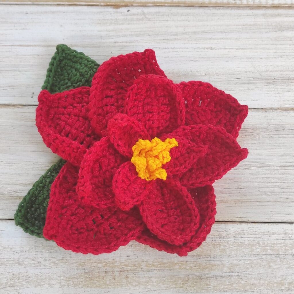 Free Crochet Poinsettia Flower Pattern - Moara Crochet